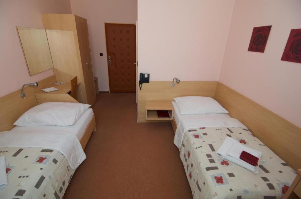 Hotel Steve Liptovský Mikuláš Exteriör bild