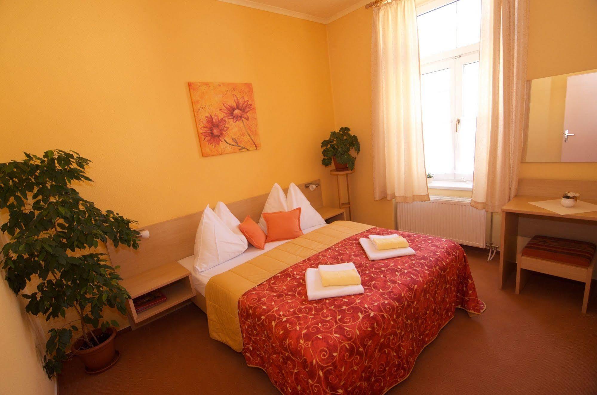 Hotel Steve Liptovský Mikuláš Exteriör bild