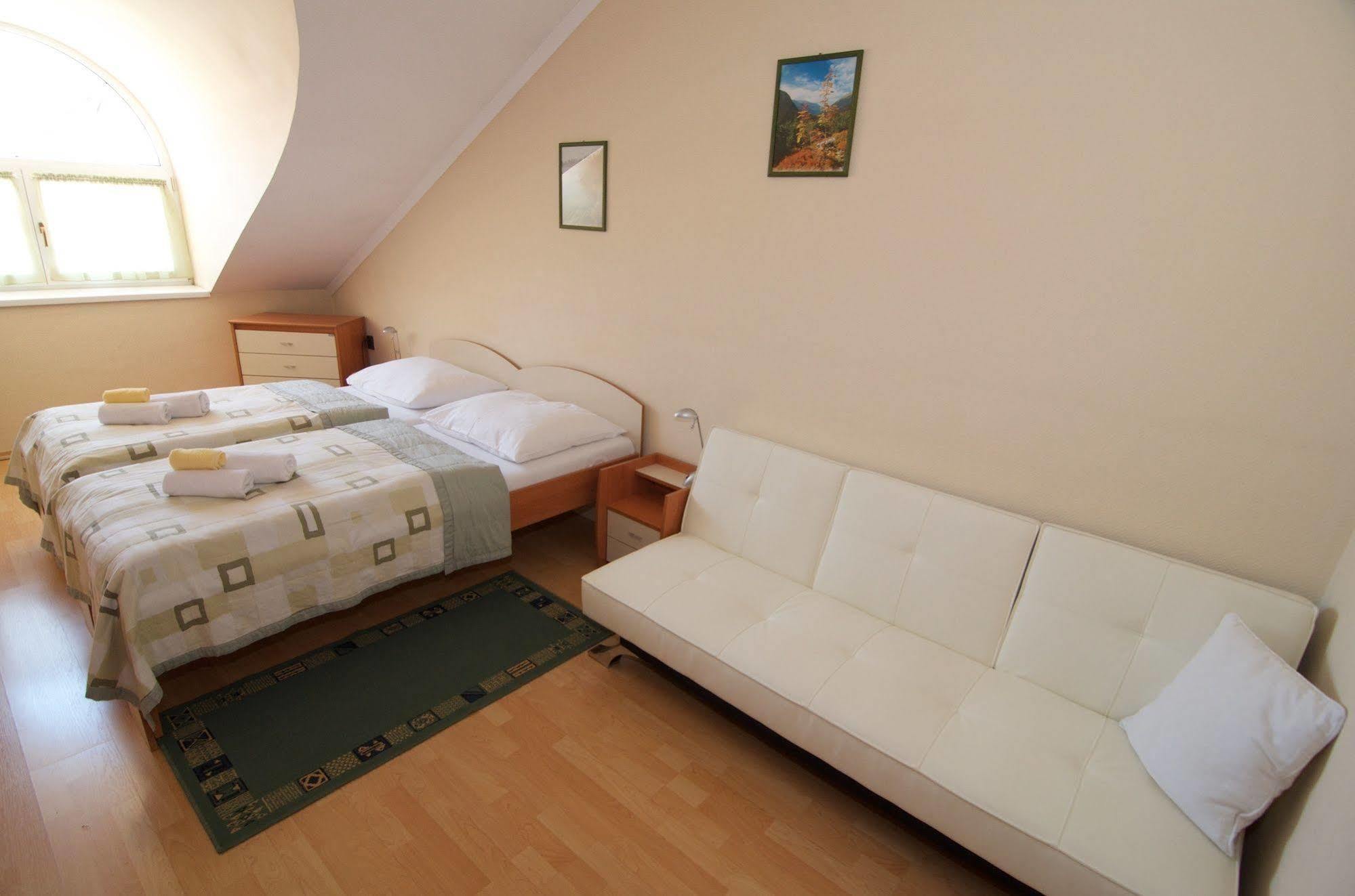Hotel Steve Liptovský Mikuláš Exteriör bild