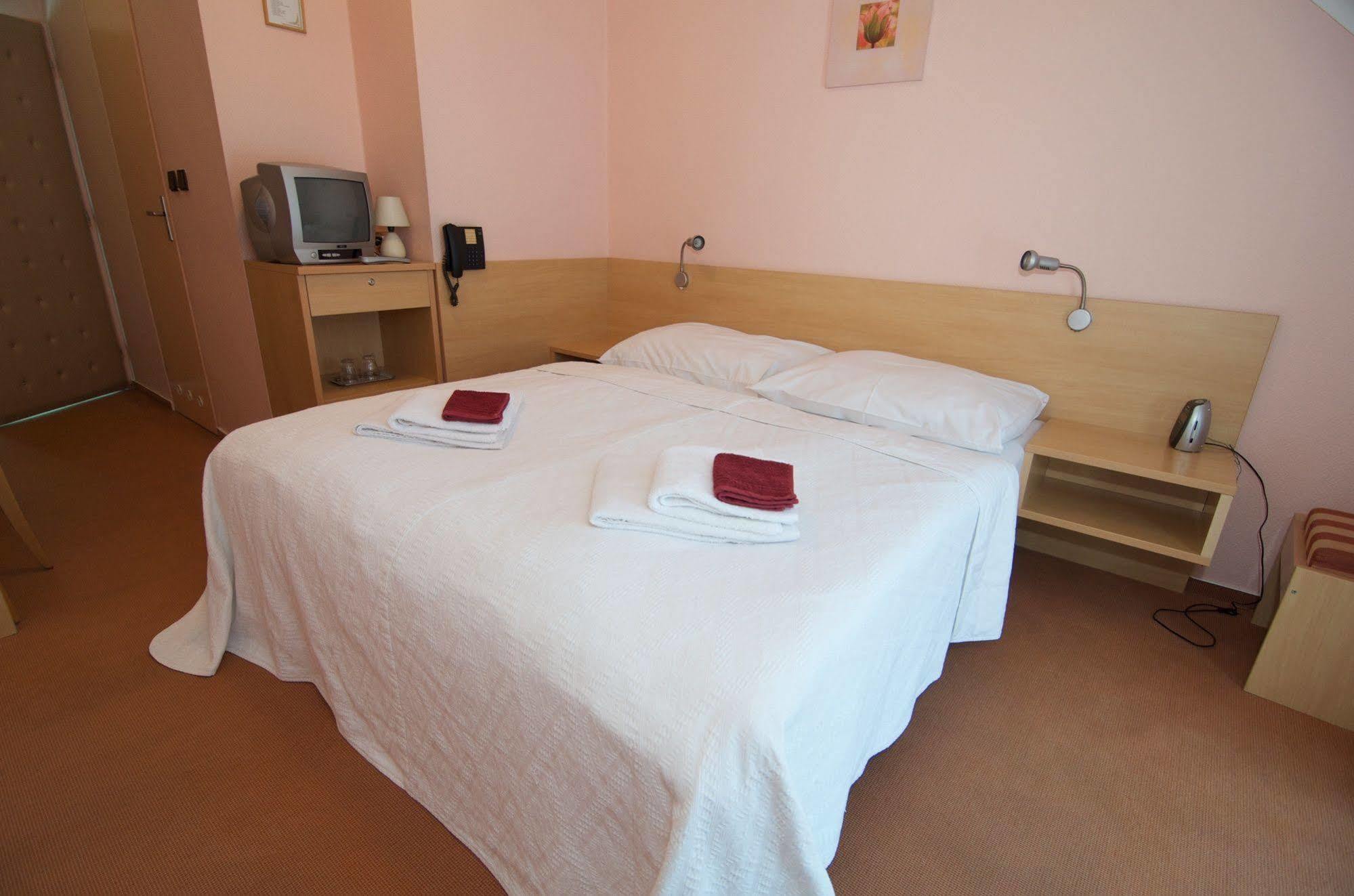 Hotel Steve Liptovský Mikuláš Exteriör bild